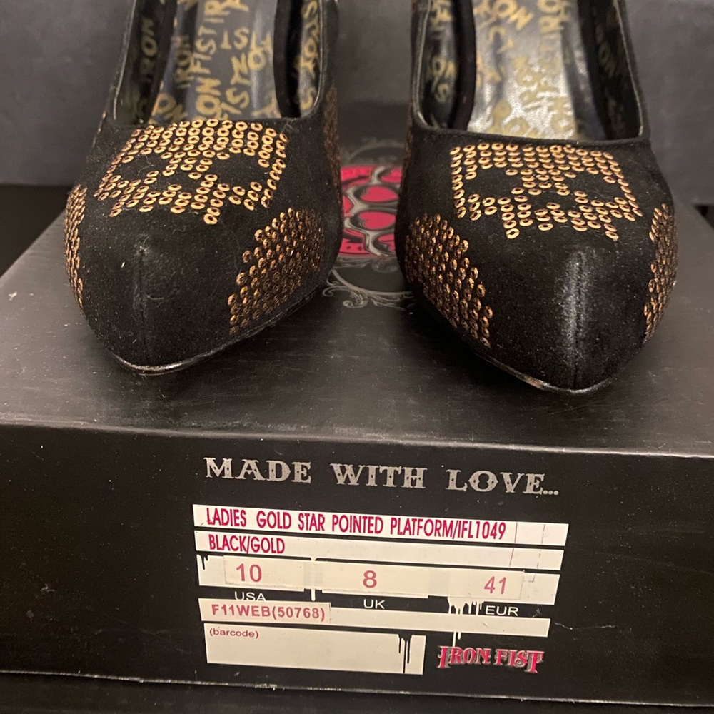 IronFist Gold Star Pointed Platform Size 10 fits like a 9